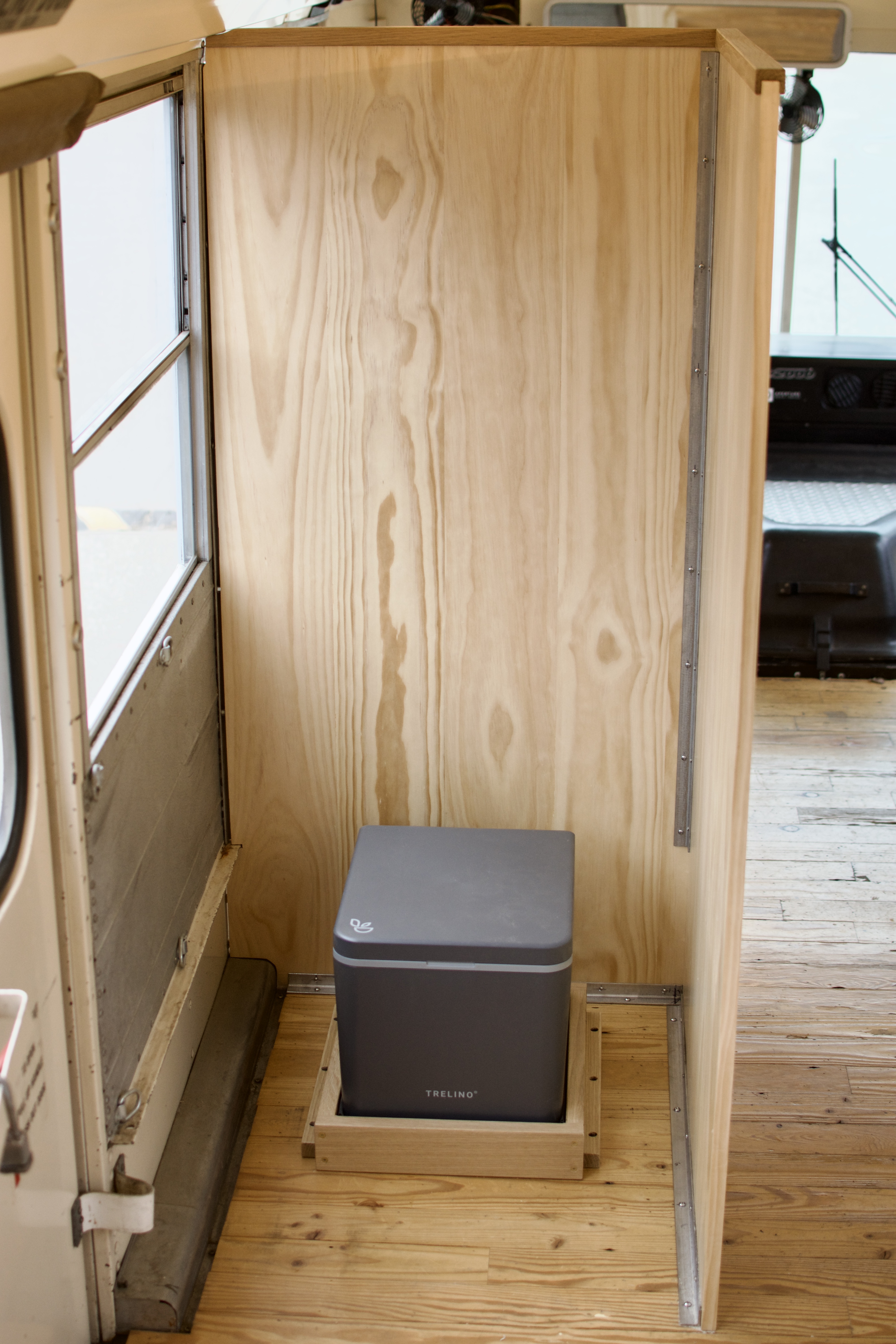 RV bathroom enclosure_1